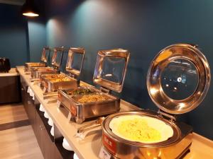 kun tour hotel feng chai