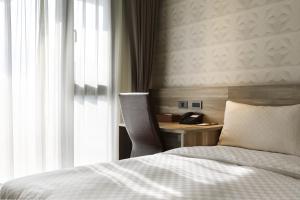 kun tour hotel feng chai