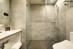 kun tour hotel feng chai