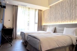 kun tour hotel feng chai