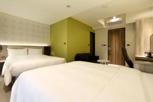 kun tour hotel feng chai