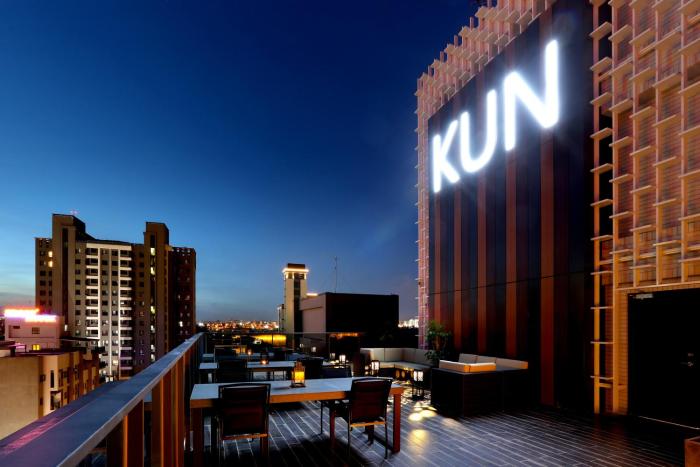 kun tour hotel feng chai