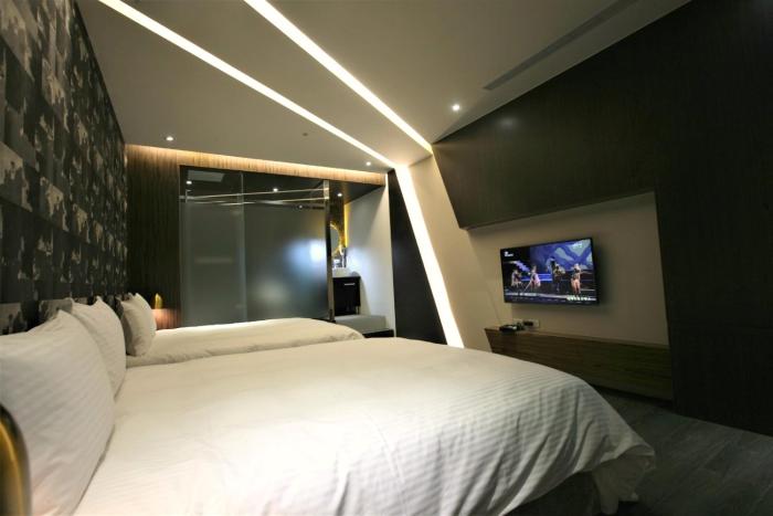 g11 hotel