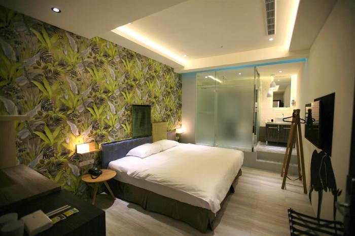 g11 hotel