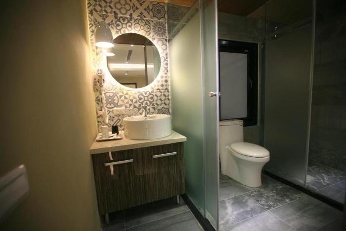 g11 hotel