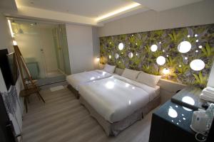 g11 hotel