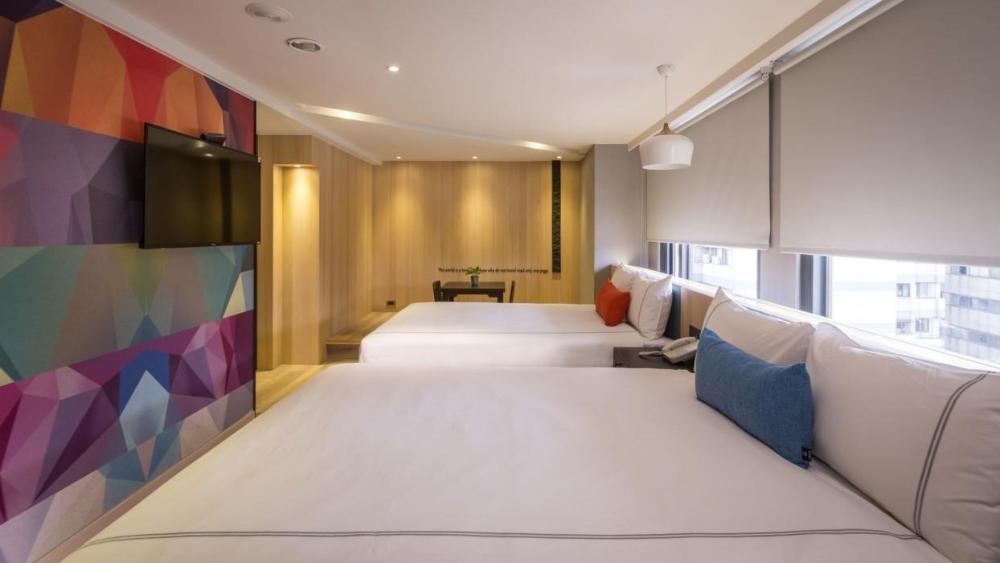 check inn taichung wenxin zhongqing