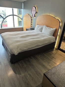 check inn taichung wenxin zhongqing