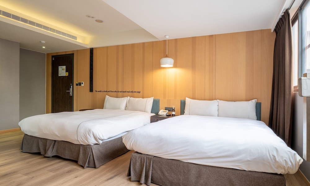 check inn taichung wenxin zhongqing