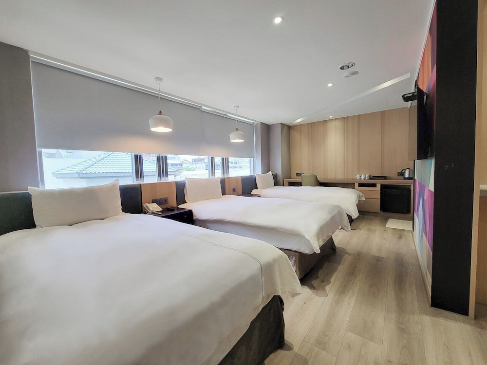 check inn taichung wenxin zhongqing