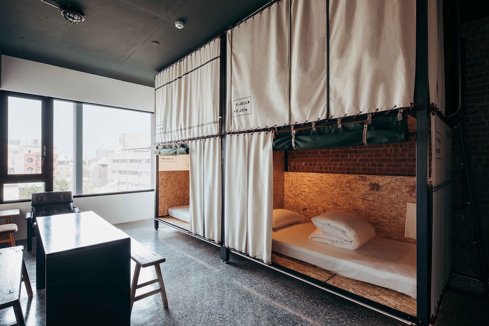 U.I.J Hotel & Hostel,Tainan>>Kaohsiung,4 star