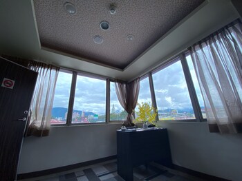 west hotel