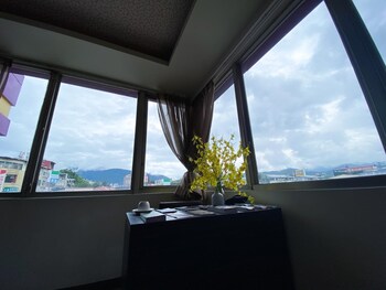 west hotel