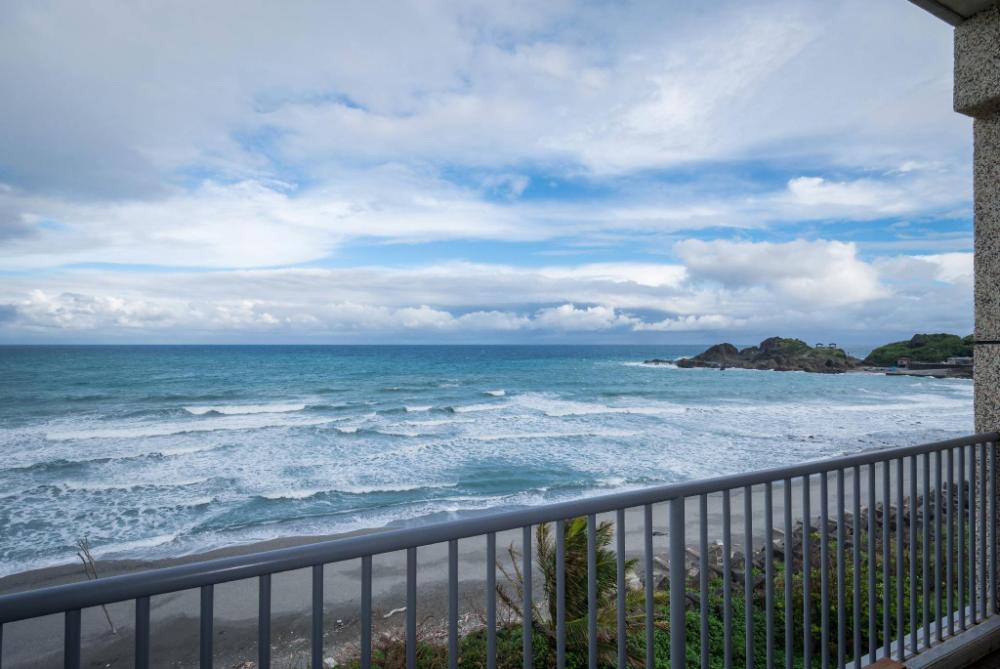 hotel cube taitung