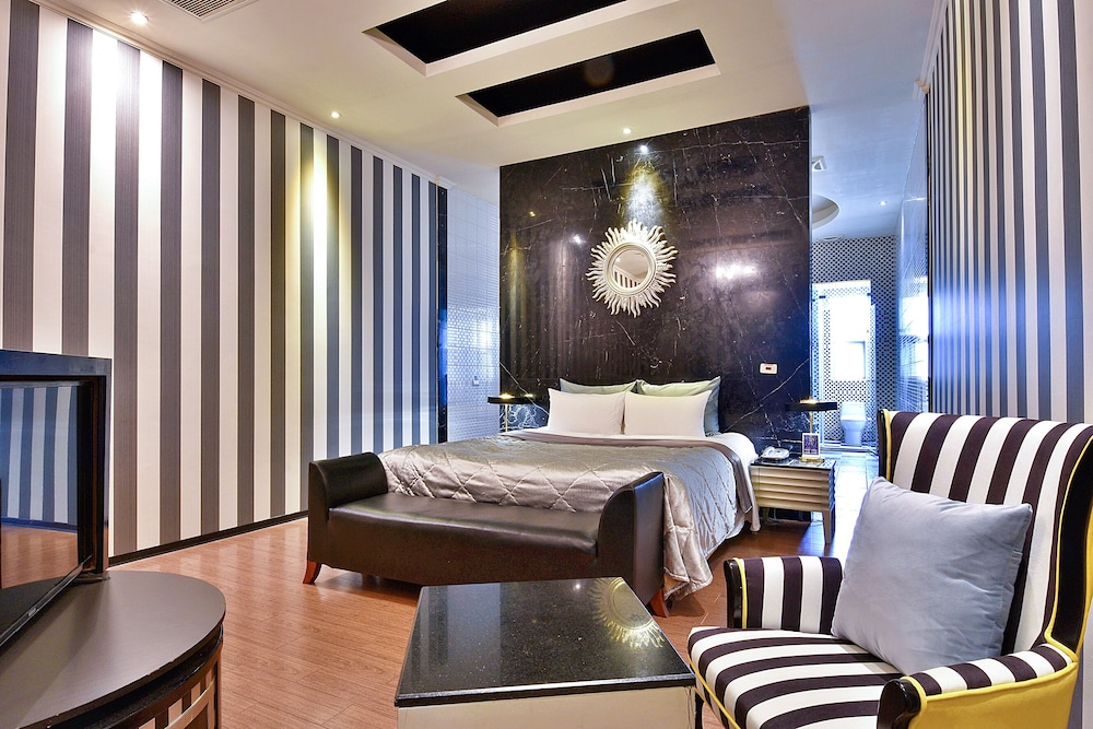 vogue boutique motel