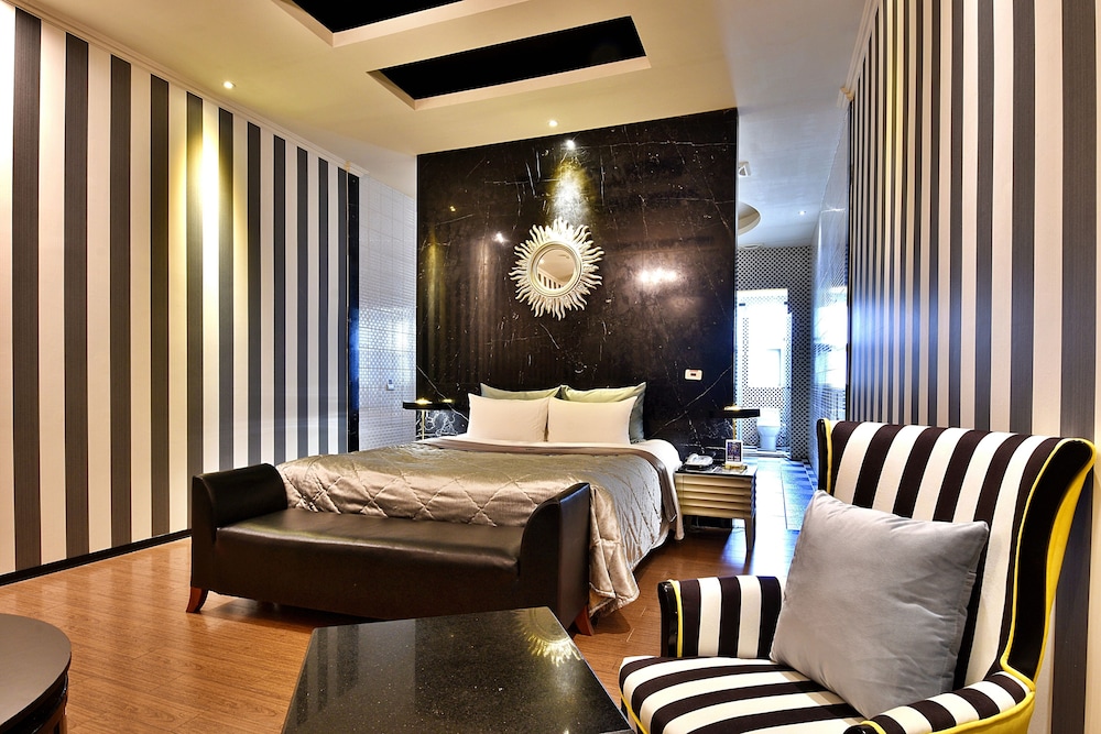 vogue boutique motel