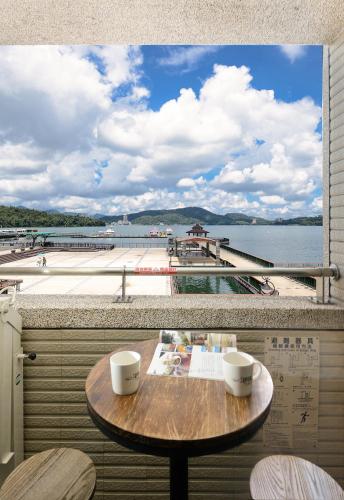 hu yue lakeview hotel