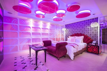 merryday day motel zhonghe branch