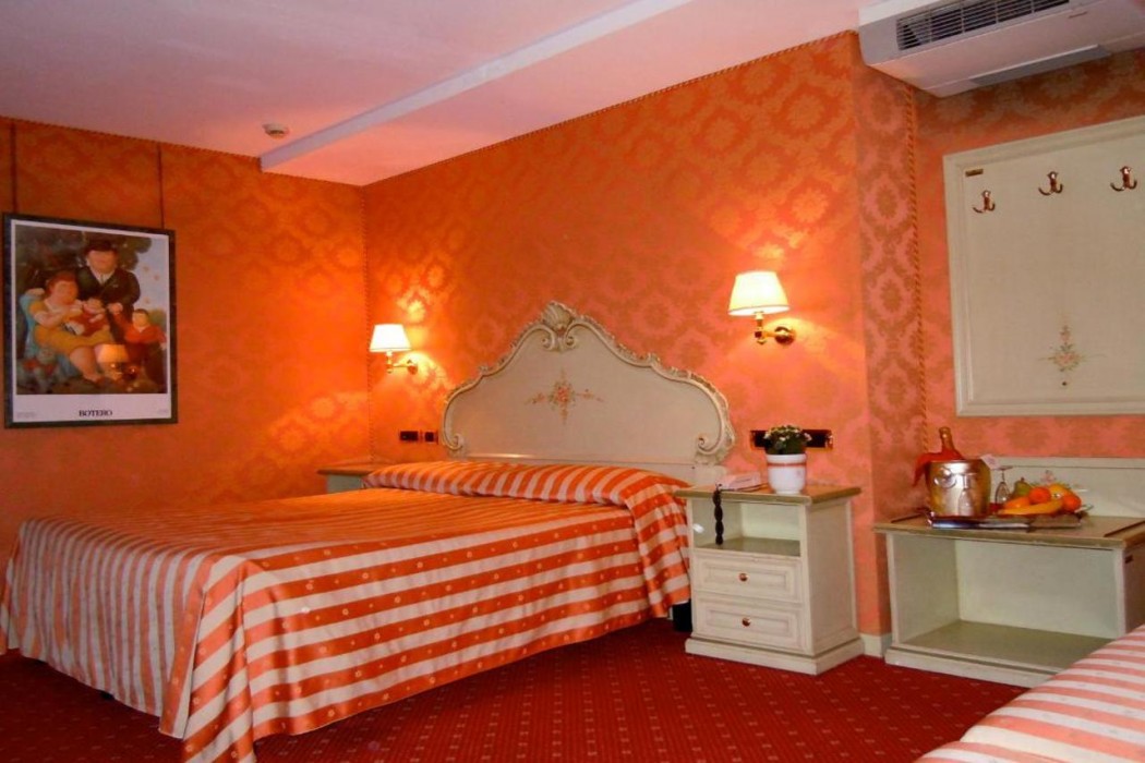 hotel lux