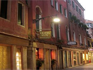 Hotel Lux,Near St. Mark's Basilica,3 star