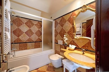 hotel lux