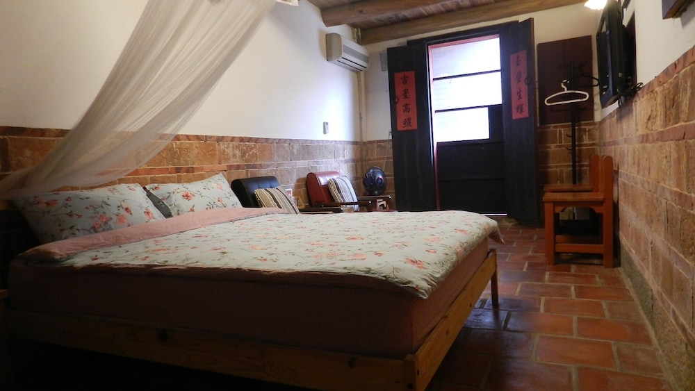 pearl coffee guest house