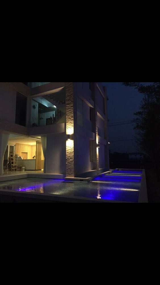 xianel vacation chateau