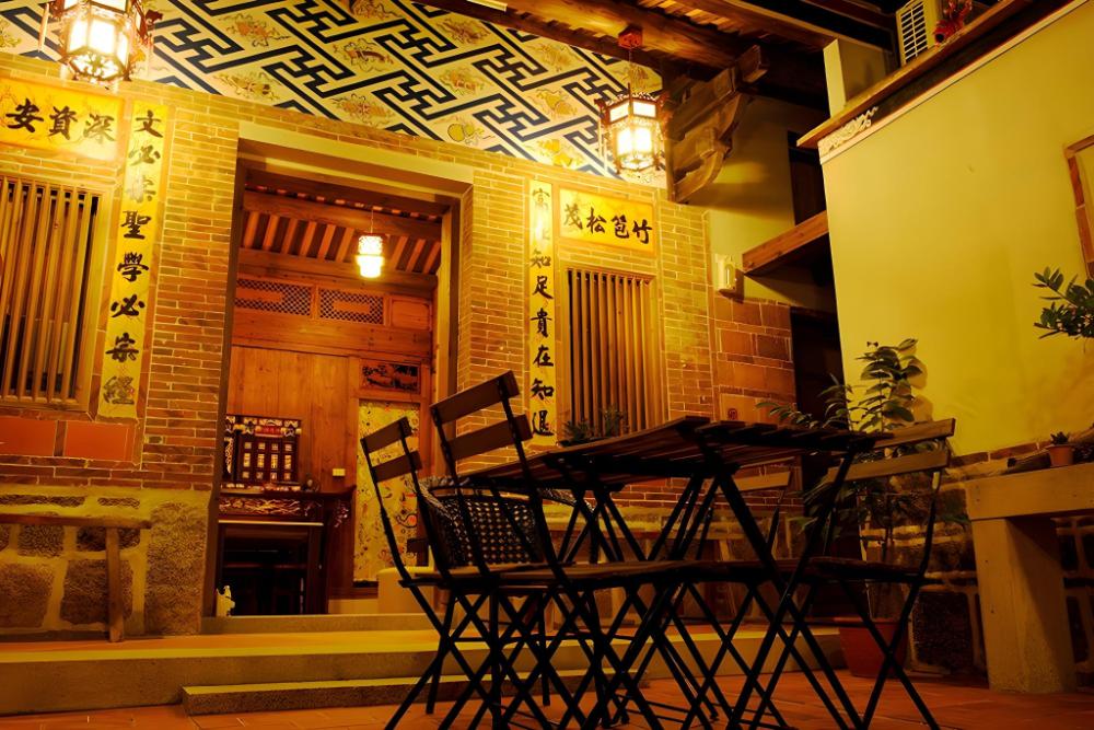 horseshoe crab cottage hostel