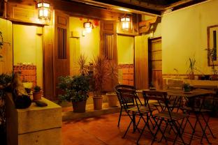 horseshoe crab cottage hostel