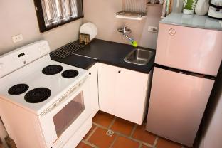 horseshoe crab cottage hostel