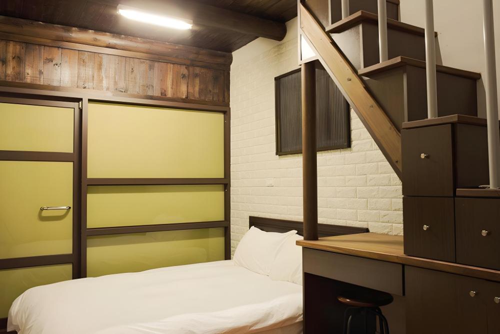 horseshoe crab cottage hostel