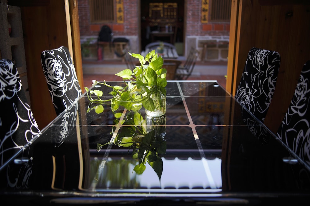 horseshoe crab cottage hostel