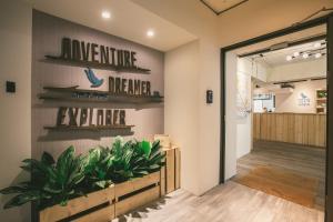 stray birds taichung hostel