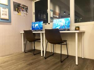 stray birds taichung hostel