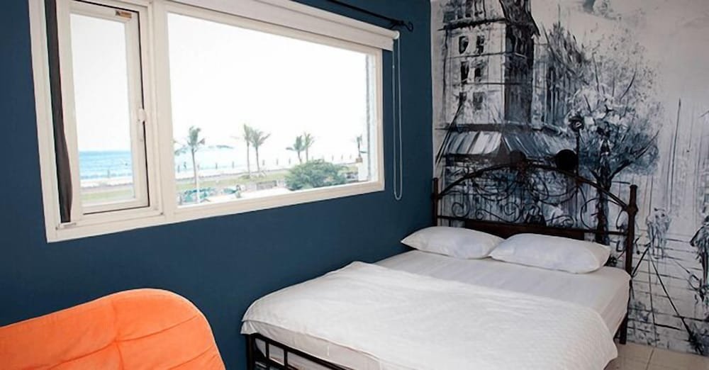 sunshine sea view bandb