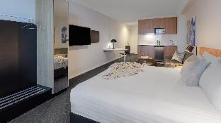 oaks perth hotel