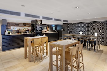 oaks perth hotel