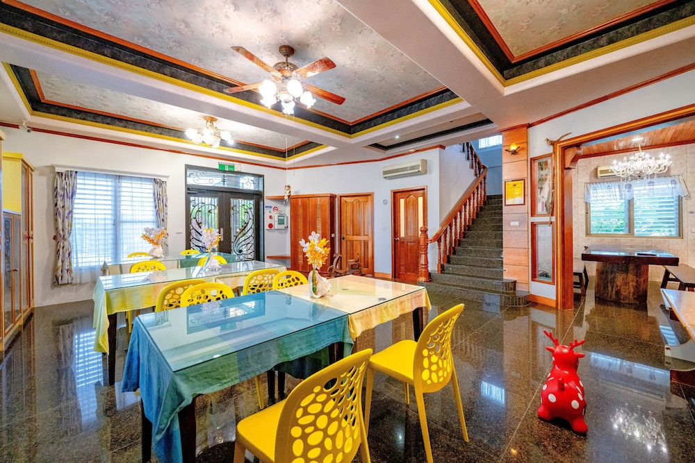 rainbow garden bandb