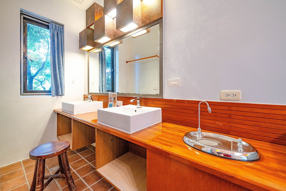 rainbow garden bandb