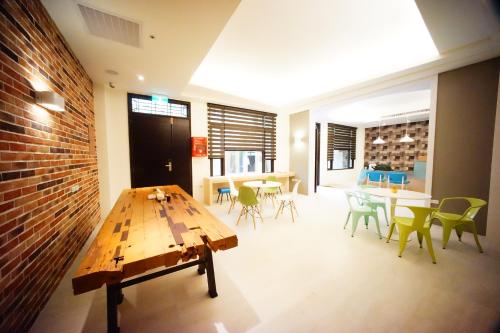 visual range b and b