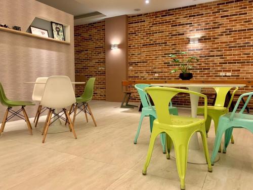 visual range b and b