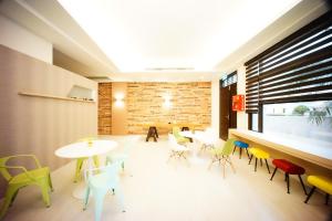 visual range b and b