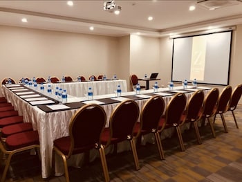 le zenith hotel oran