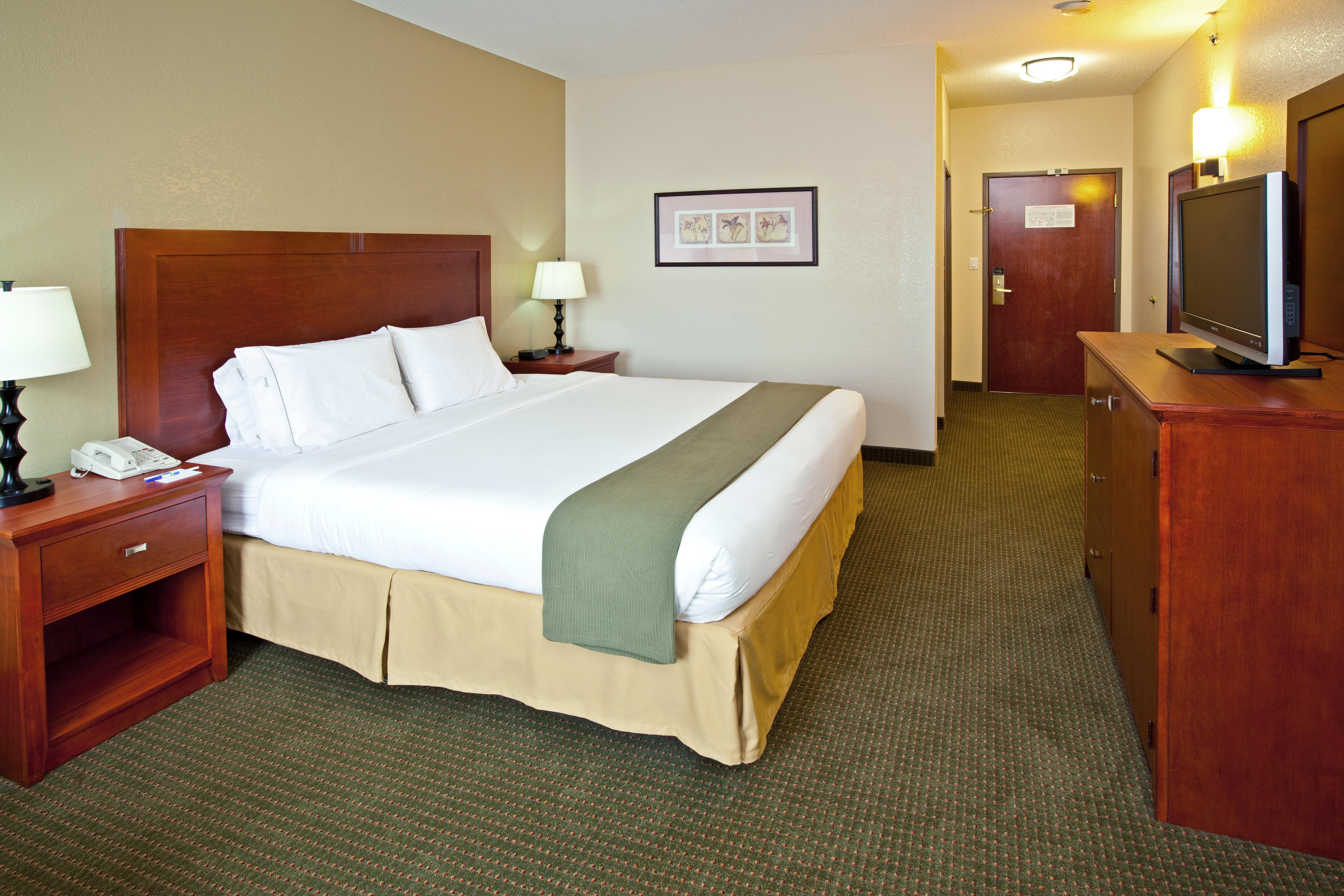 holiday inn express hotel and suites bedford by ihg