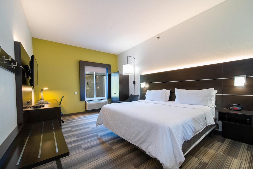holiday inn express hotel and suites bedford by ihg