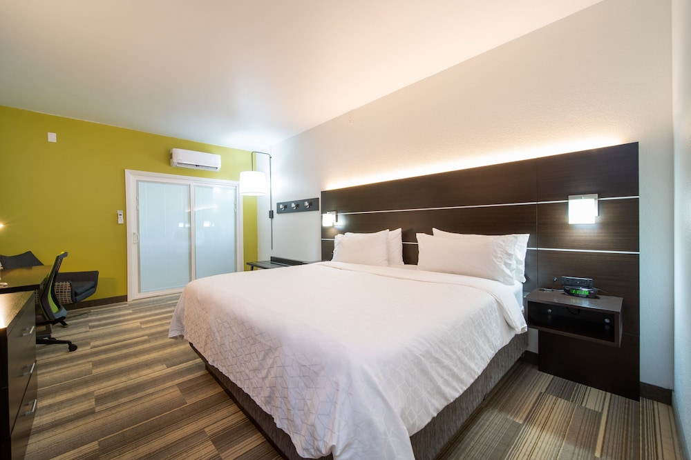 holiday inn express hotel and suites bedford by ihg