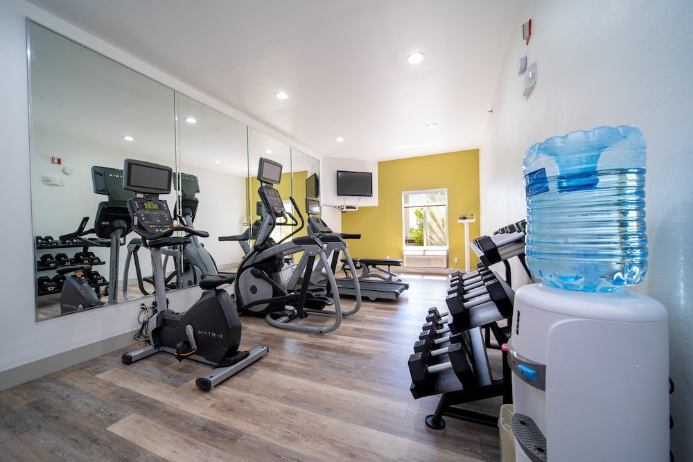 holiday inn express hotel and suites bedford by ihg