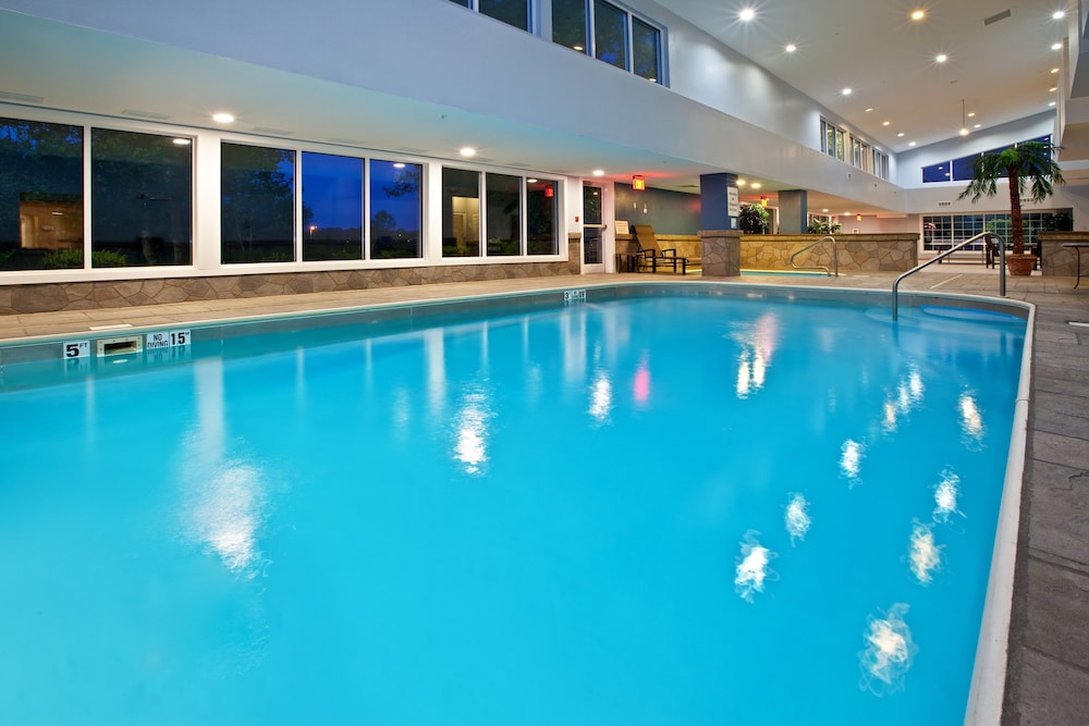 holiday inn express hotel and suites bedford by ihg