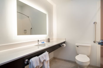 Holiday Inn Express Hotel & Suites Bedford By Ihg,Bloomington>>Bedford,3 star