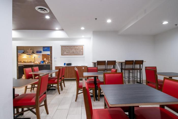 holiday inn express hotel and suites bedford by ihg